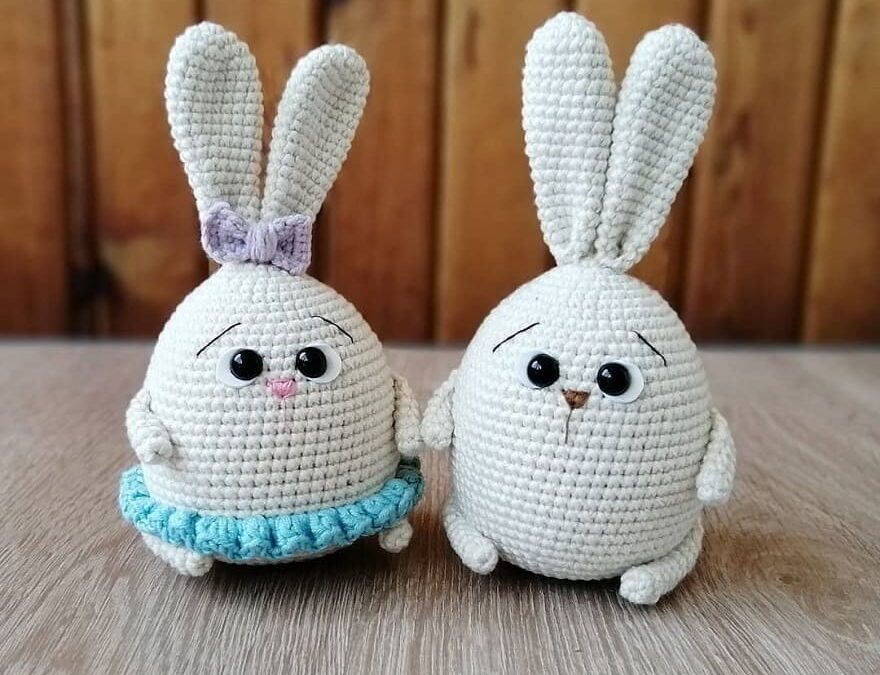 Dulce conejito de Pascua amigurumi