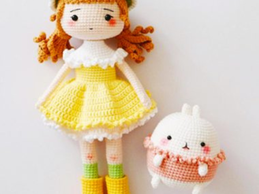 Muñeca Niña Amarilla Amigurumi PDF Patrón Gratis 1